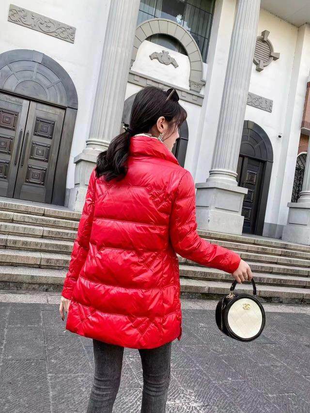 [现货]修身版羽绒服，三色，三个尺码，女装羽绒服，依柏璐