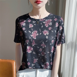 天丝正肩圆领短袖T恤女夏季新款莱赛尔舒适轻奢印花上衣宽松体恤图片