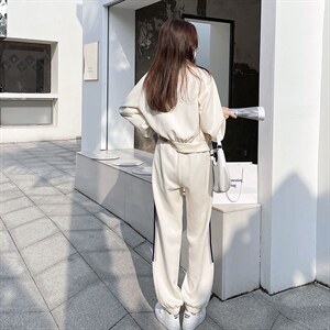 初恋温柔奶杏色2022年春秋新款字母撞色时尚运动休闲套装两件套女图片