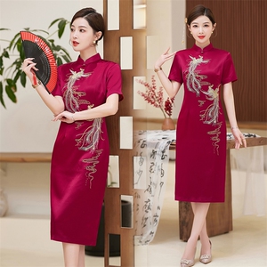 婚宴旗袍连衣裙高贵洋气妈妈礼服大码红色手工绣花醋酸绸缎,女装汉服/婚纱/旗袍/礼服,小荷流