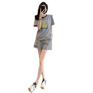 少女风穿搭时尚套装女夏宽松显瘦圆领刺绣印花上衣阔腿短裤两件套图片