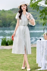 2026夏季新款简约气质衬衫式连衣裙单排扣收腰中长款裙子，女装连衣裙，盈茜