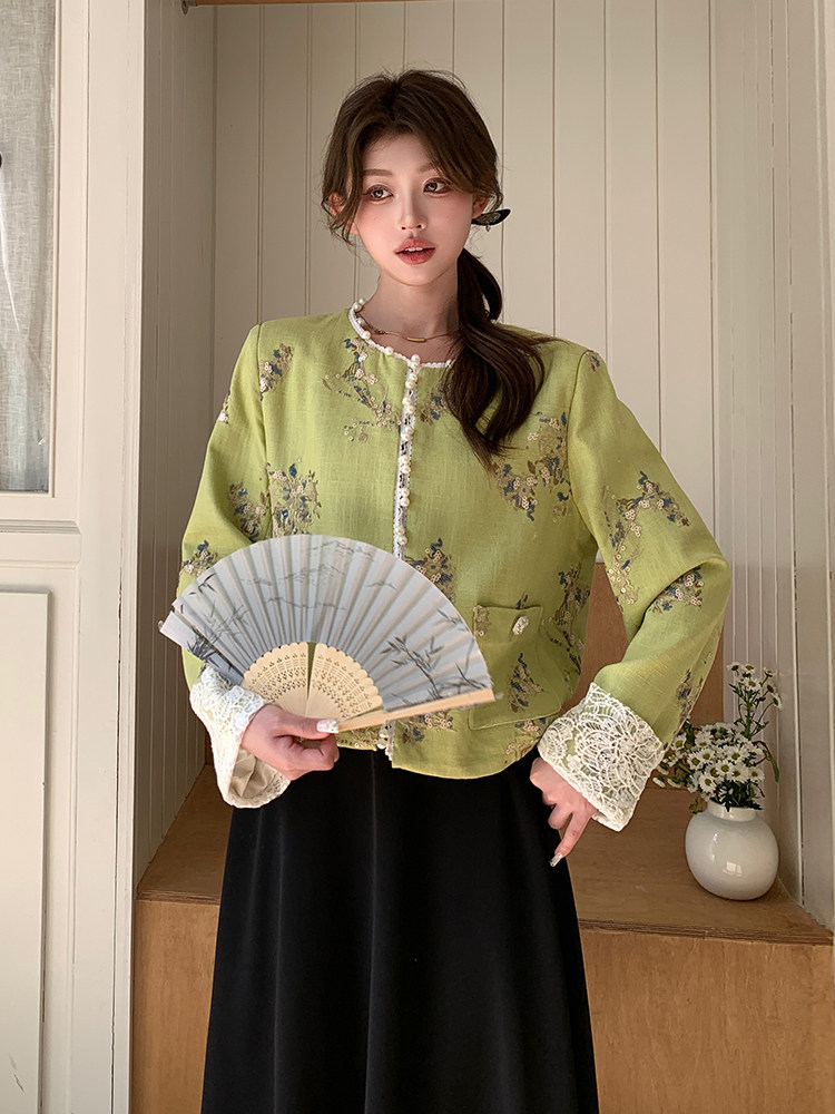 2025春季新款重工钉珠刺绣钩花百搭小香风短款女士外套显瘦时尚潮,女装短外套,浙宝208A