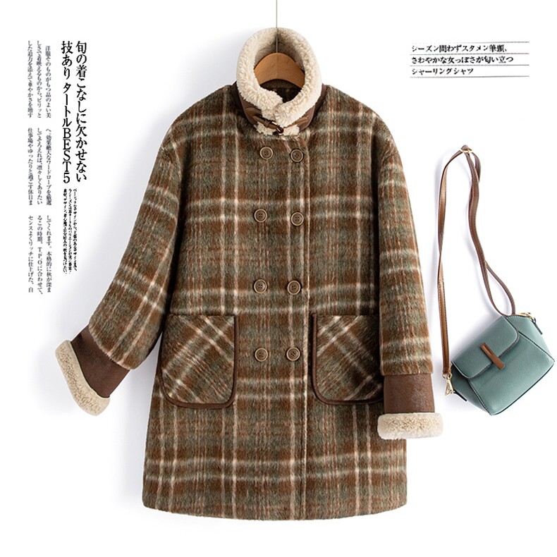水衣源2680款羊羔毛拼接格纹毛呢羽绒服女图片