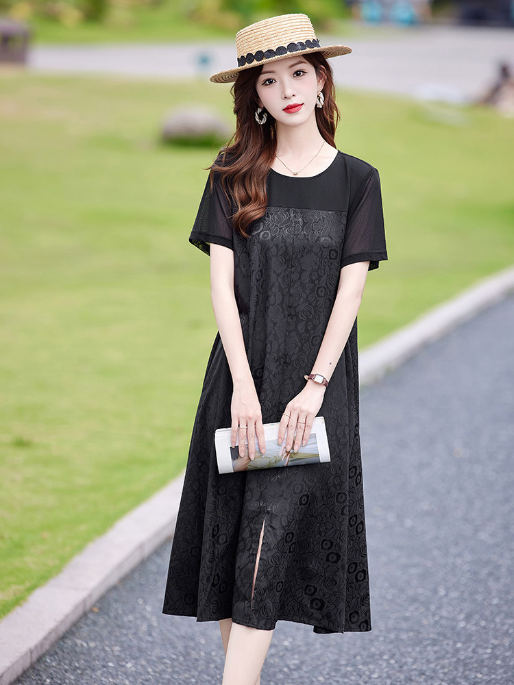 时尚休闲圆领T恤连衣裙女2025夏季中年妈妈宽松百搭印花拼接裙子,女装连衣裙,靓衣阁
