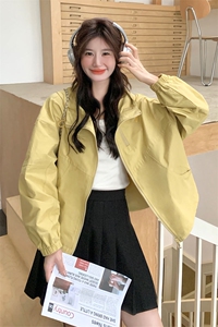 黄色连帽工装冲锋衣短外套女春秋2025新款流行短款风衣学院风爆款图片
