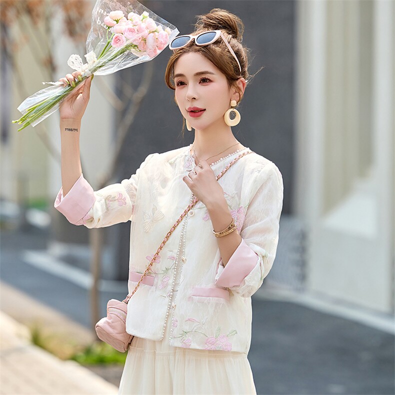 新中式国风钉珠刺绣外套女2025春夏薄款防晒衣小香风圆领开衫上衣,女装短外套,英标秀（1C119）
