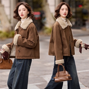 派克羽绒服女短款2025冬季洋气翻领领袢小个子毛绒拼接白鸭绒外套图片