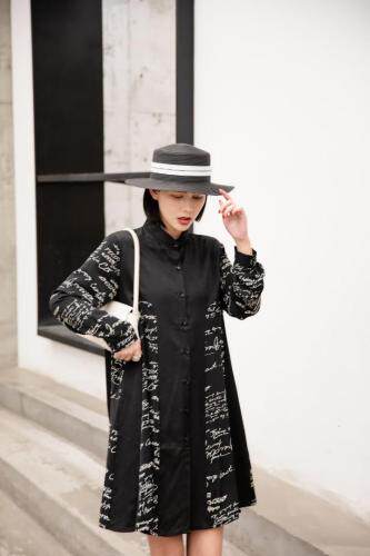 春季新款韩版花纹拼接衬衫，女装衬衫，得瑟空间