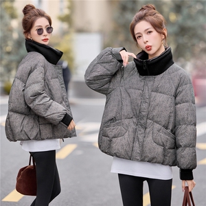 格纹短款立领白鸭绒羽绒服女加厚保暖2025冬新款,浅色靴子冬季搭配什么裤子好看图片