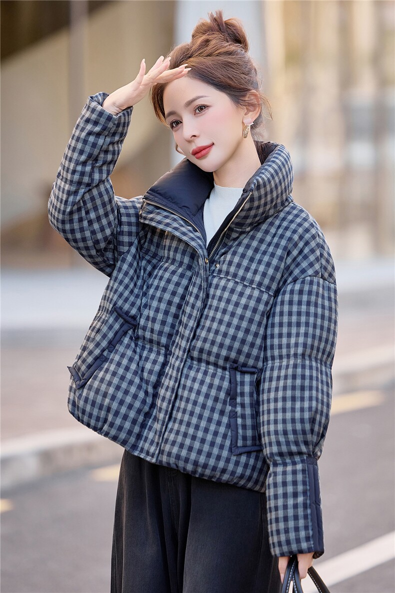 2025冬新款立领短款小格纹白鸭绒羽绒服女,女装羽绒服,余墨