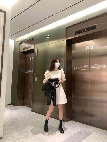 新款泡泡袖连衣裙，女装连衣裙，More(1F)