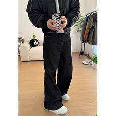 黑色