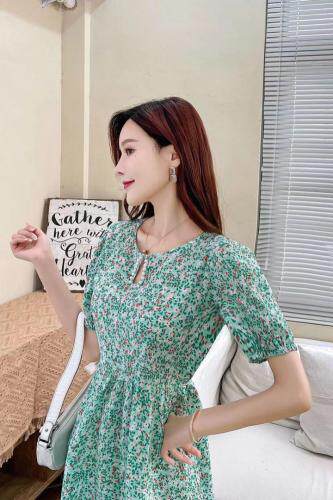 碎花连衣裙，女装连衣裙，薏朵