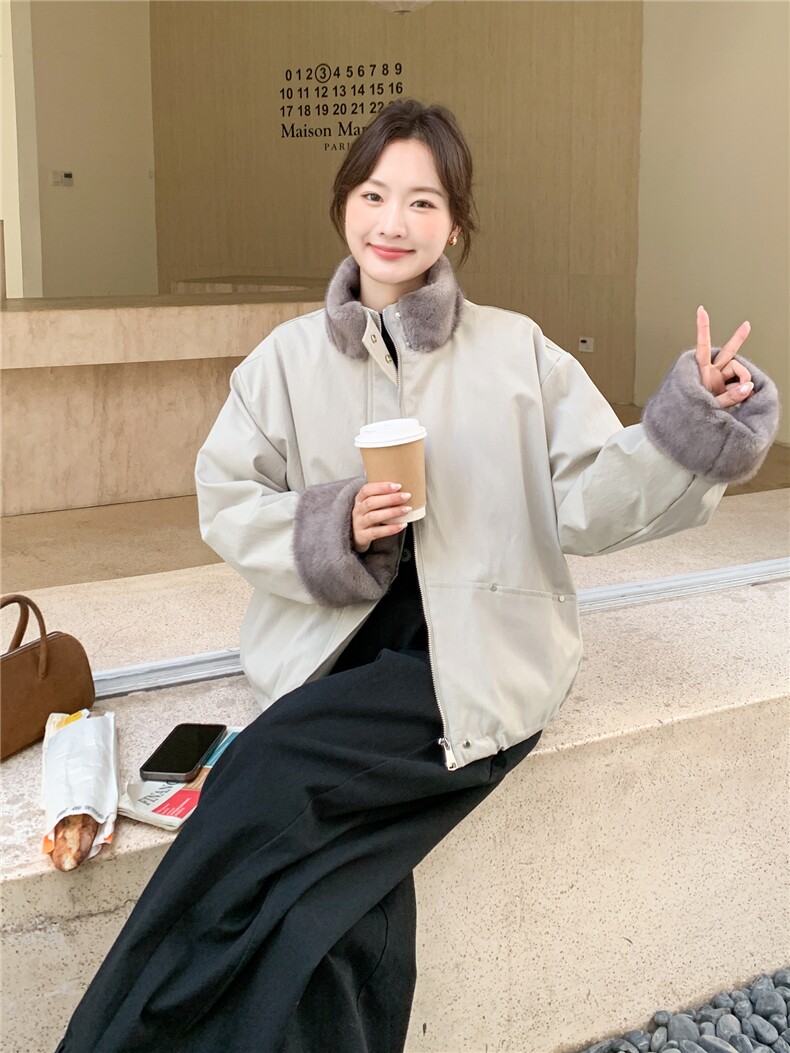 率性简约风毛绒拼接羽绒服女2025冬新款休闲气质防风立领羽绒外套,女装羽绒服,艾米莉亚