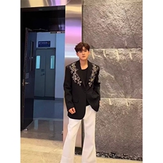 春秋高级感轻奢立体绣花休闲西服外套男痞帅演出西装潮流~XZ333，男装西服套装，星座601-1