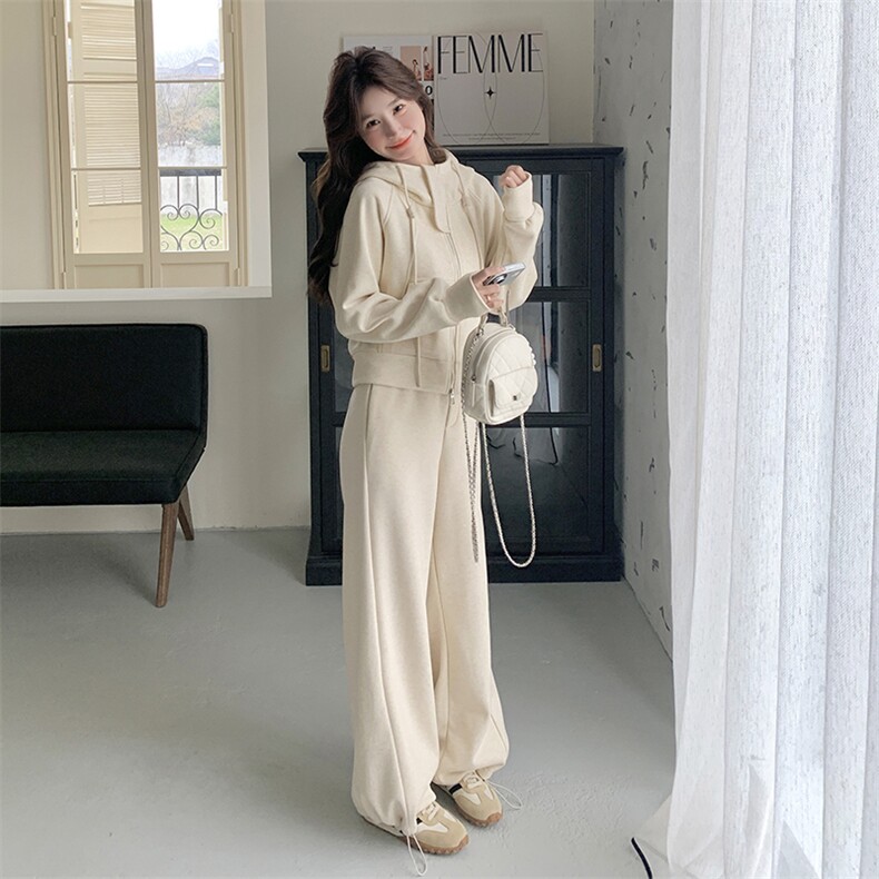 休闲运动风穿搭米白色连帽卫衣套装女初春秋超火好看阔腿裤两件套图片