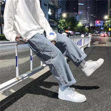浅蓝色