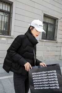 现货羽绒服图片