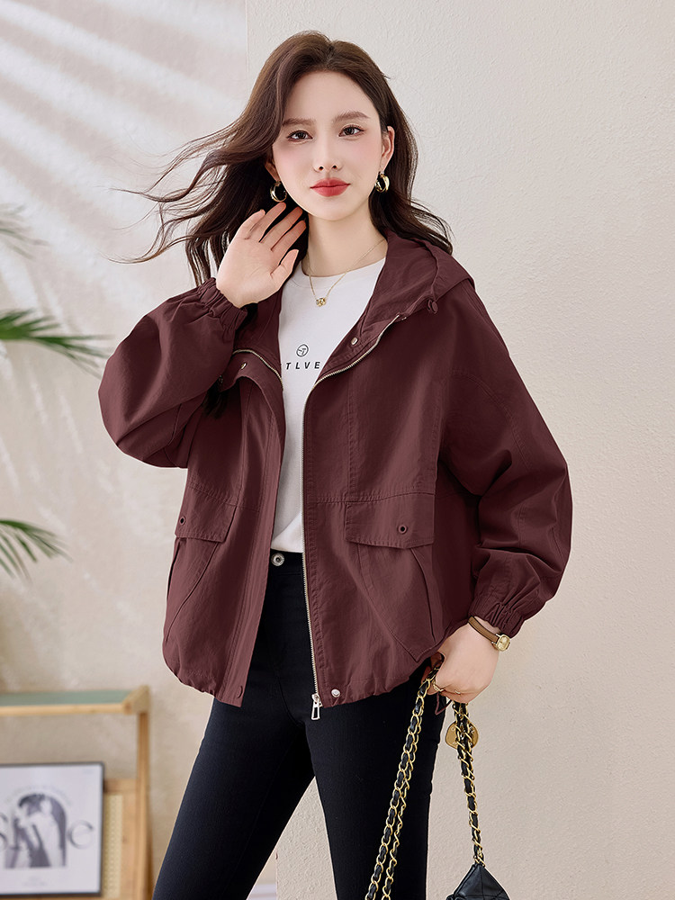高端中年妈妈开春休闲外套女短款2025春秋新款爆款小个子大码风衣,女装风衣,依万里