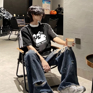 抖音得物高品质二开240克宽松纯棉美式潮牌三条杠织带短袖T恤图片