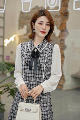 【现货】学院风百搭连衣裙，女装连衣裙，新依佳人