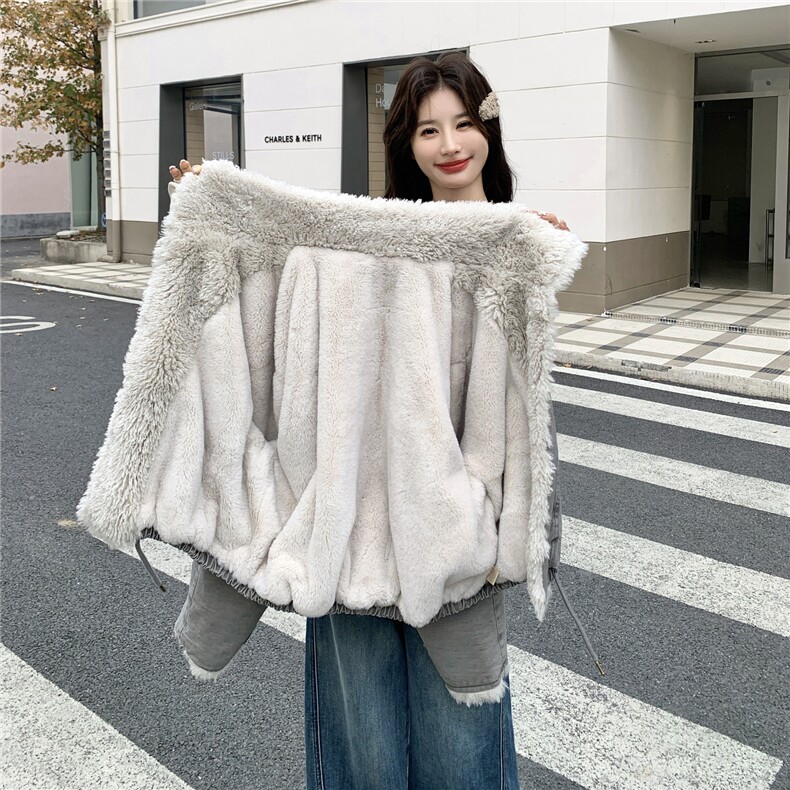 灰色羊羔毛拼接牛仔派克服女2025年冬季新款韩系复古加绒加厚棉服,女装派克服,2C056