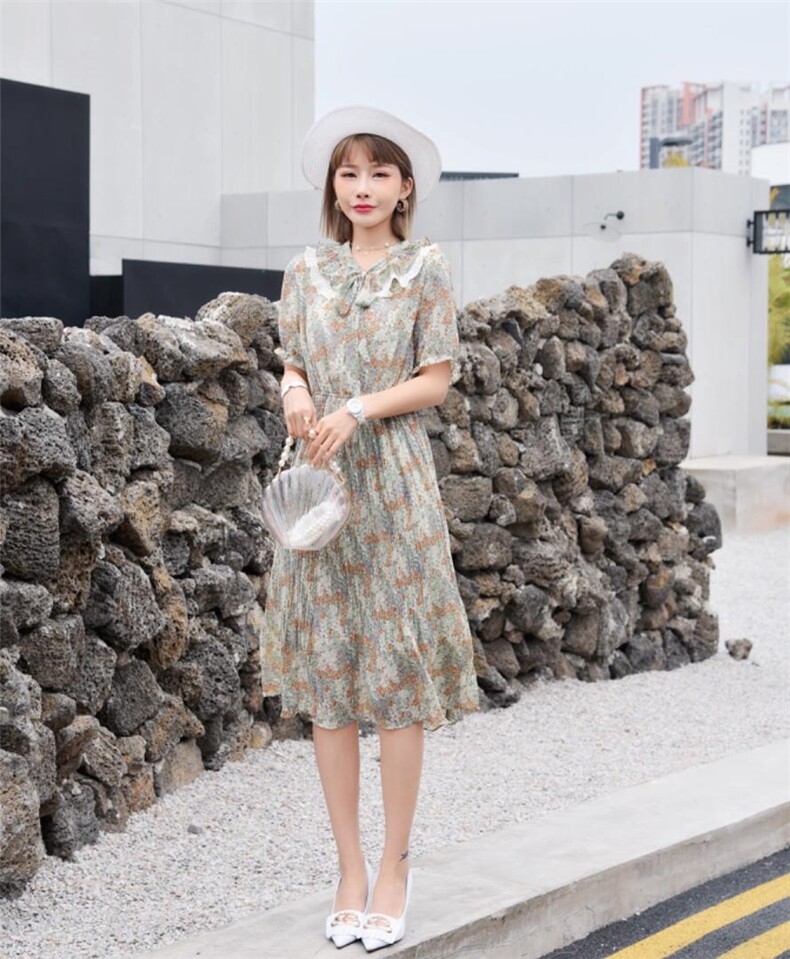 夏季法式小碎花雪纺连衣裙，女装连衣裙，蜜雪·薇琪