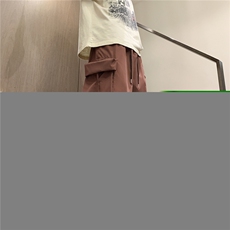 红咖色