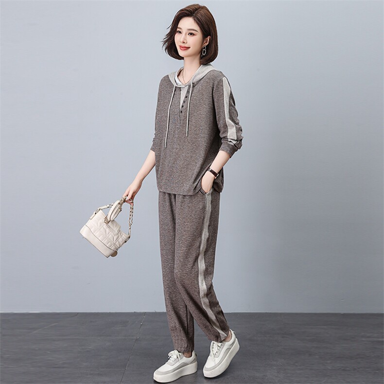 春季时尚运动套装女2025年新款妈妈穿搭卫衣两件套,女装套装/套裙,忆绮罗