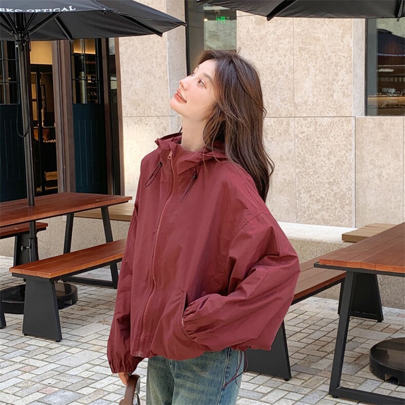 红连帽工装风衣短外套女春季新款时髦洋气炸街学院风冲锋衣,女装短外套,2D143