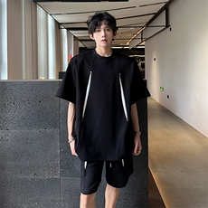 黑色