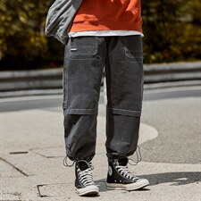 浅黑灰色