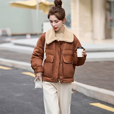 短款羽绒服女女2024冬季新款小个子独特超好看拼皮羊羔毛翻领外套，女装羽绒服，采品优优