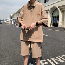 卡其色