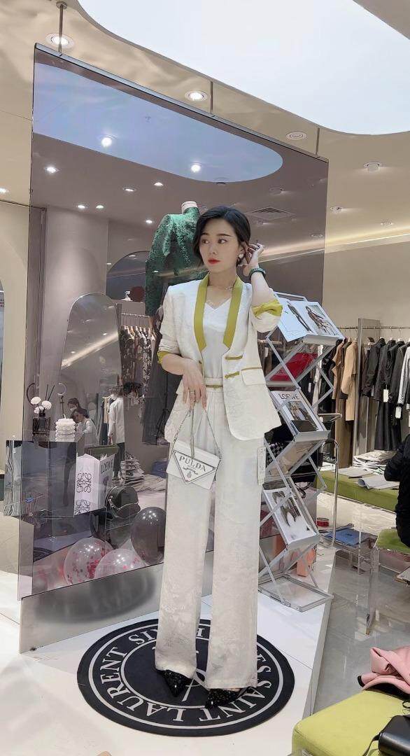 夏装套装美美哒！，女装职业装，雅尼拉