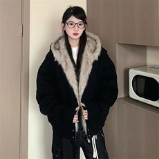 黑色