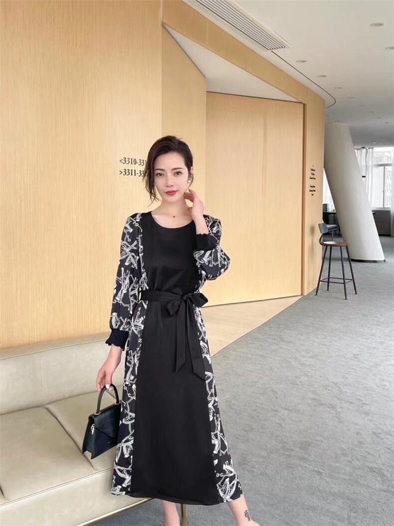 拼色气质连衣裙，女装连衣裙，蓝芝衣秀