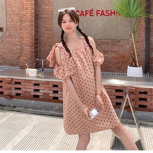 韩版俏皮减龄露肩泡泡袖连衣裙女2025夏季新款法式宽松显瘦短裙字图片