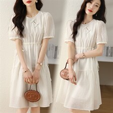 淑女盘扣超仙白色连衣裙女2022夏季收腰显瘦法式泡泡袖减龄裙子，女装连衣裙，韩蔻秀