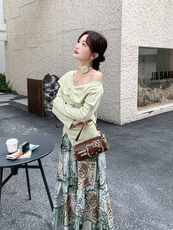 2026新款露肩上衣+花色半身裙两件套，女装套装/套裙，纯色衣恋