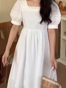气质女神范方领蕾丝边连衣裙图片
