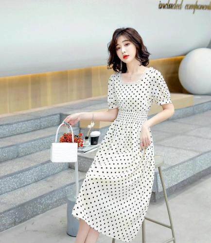 夏季新款。雪纺连衣裙，女装连衣裙，时尚靓女孩