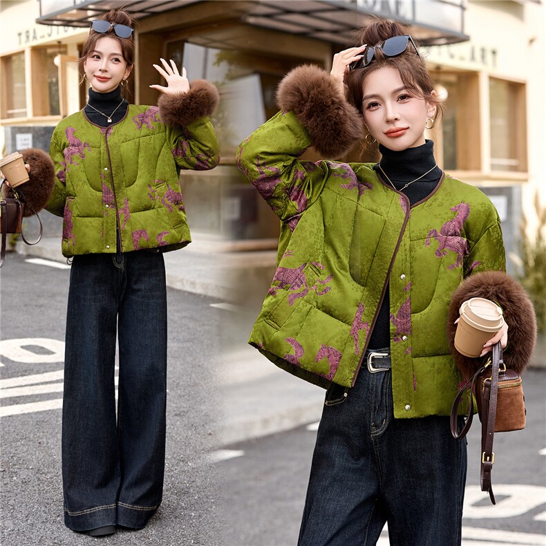 现货。现货。2025年冬季新中式短款真狐狸毛气质潮羽绒新款,女装羽绒服,艾仟回(原伊仟回)