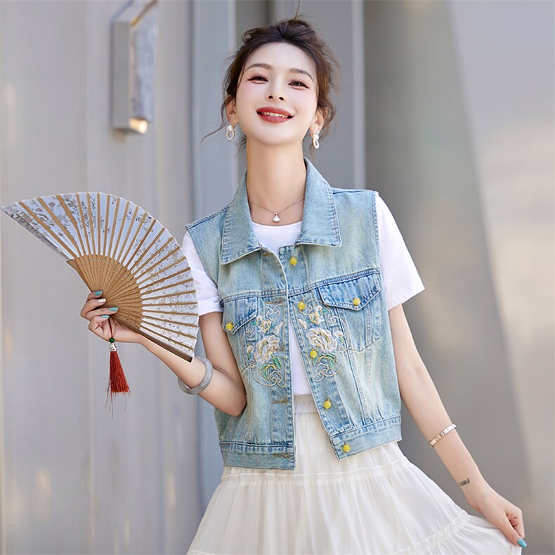 现货2024春季新款无袖牛仔马甲新中式坎肩马甲外套女刺绣上衣,商品下架区,韩然一族