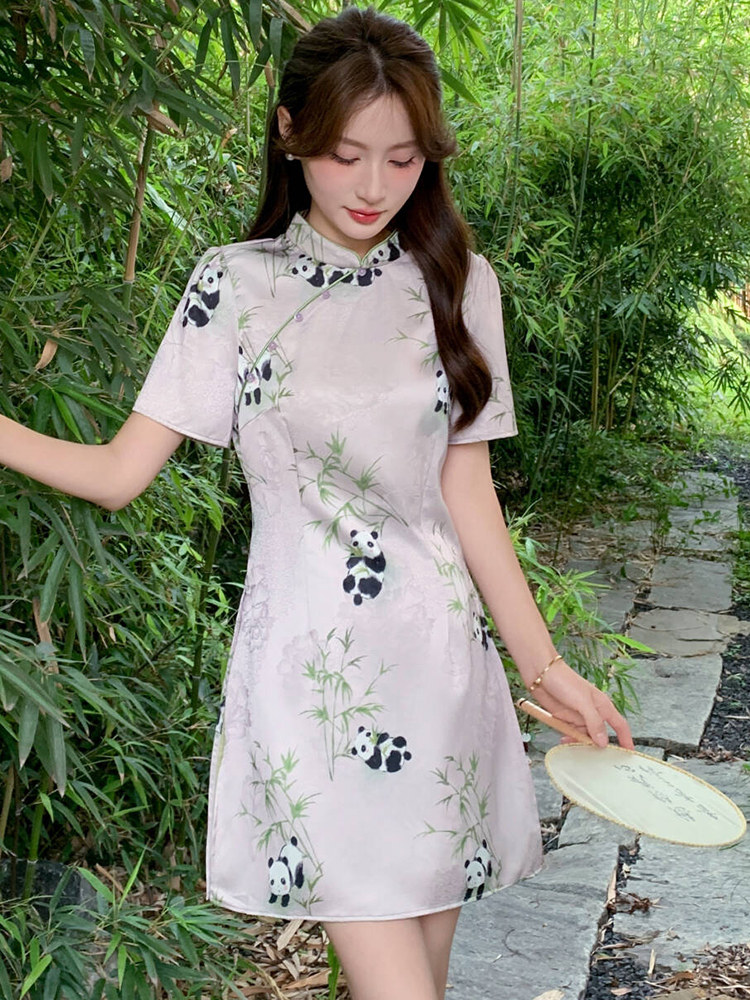新中式国风穿搭印花缎面旗袍上衣套装女夏超火好看高级短裤两件套,女装套装/套裙,心心服饰