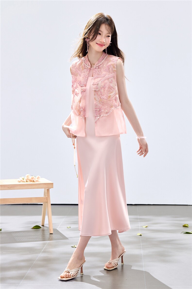 夏季新款现货！2026新中式薄款温柔风重工刺绣马甲+吊带长裙套装,女装套装/套裙,央宝儿