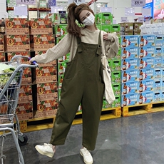 果绿色背带连体裤秋季2023新款设计感小众甜酷通勤休闲减龄连衣裤，女装套装/套裙，2C177