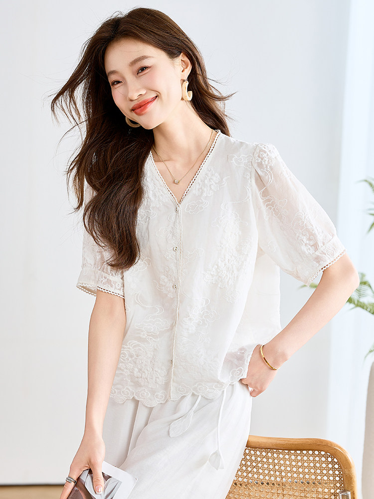 v领蕾丝刺绣衬衫女2025夏季新款七分袖短款轻薄衬衣上衣漂亮小衫,女装衬衫,3200格调