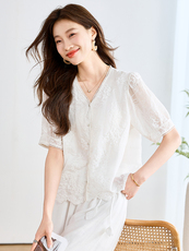 v领蕾丝刺绣衬衫女2025夏季新款七分袖短款轻薄衬衣上衣漂亮小衫，女装衬衫，3200格调